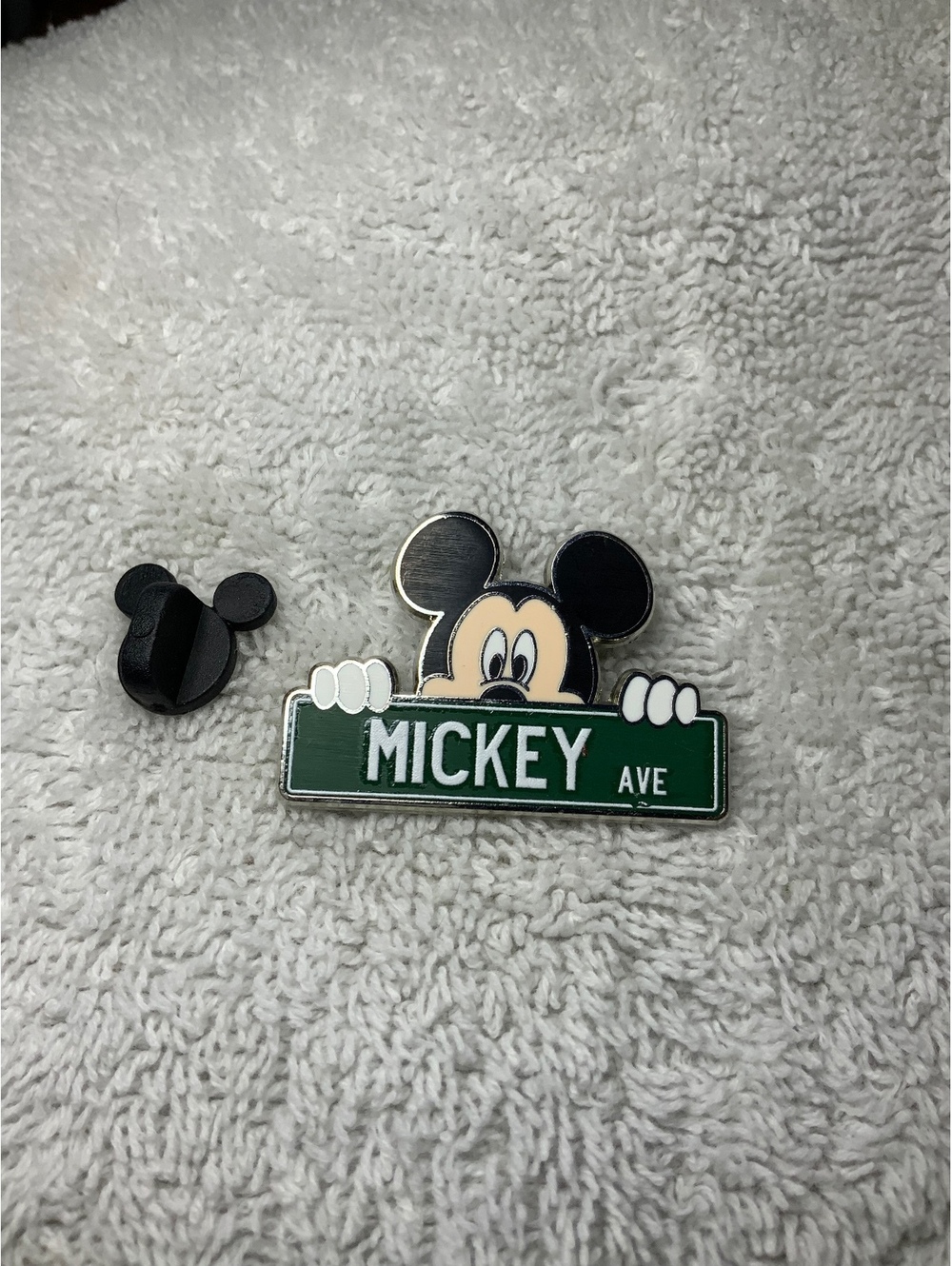 Mickey Mouse Mickey Ave Disney Pin